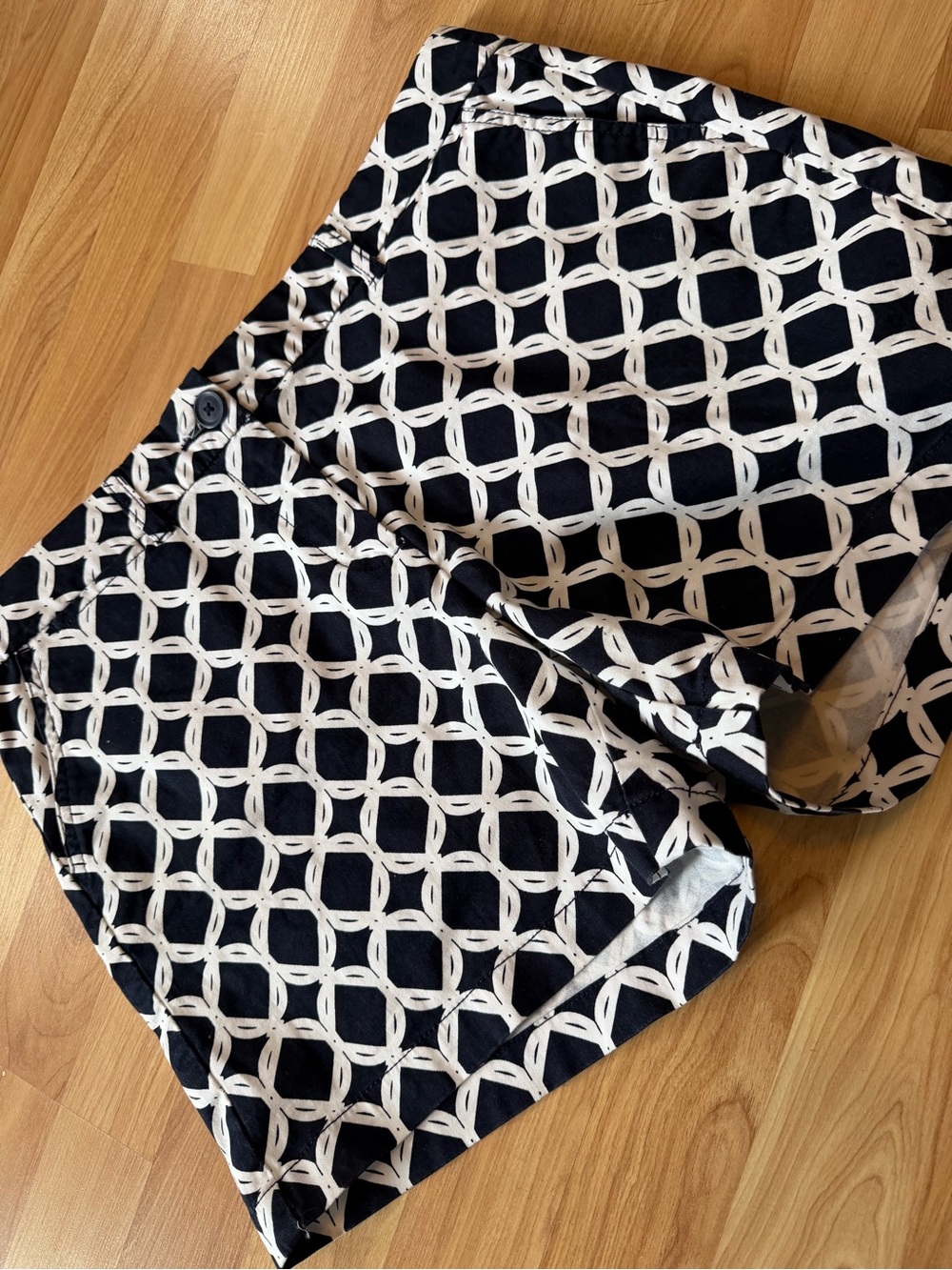 Crown & Ivy Black & White Geometric Women’s Shorts Size 12